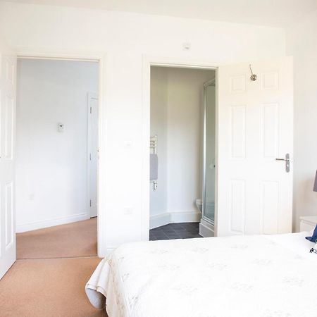 Superb Apartment In Stratford Upon Avon With Free Parking & Wi-Fi 객실 사진